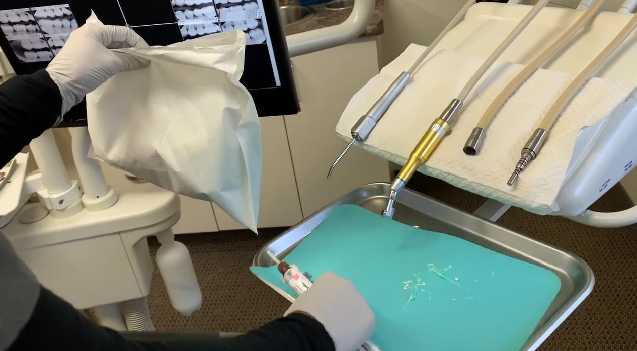 how does a dental chair work